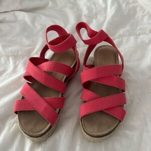 pink dressy opened toe shoe